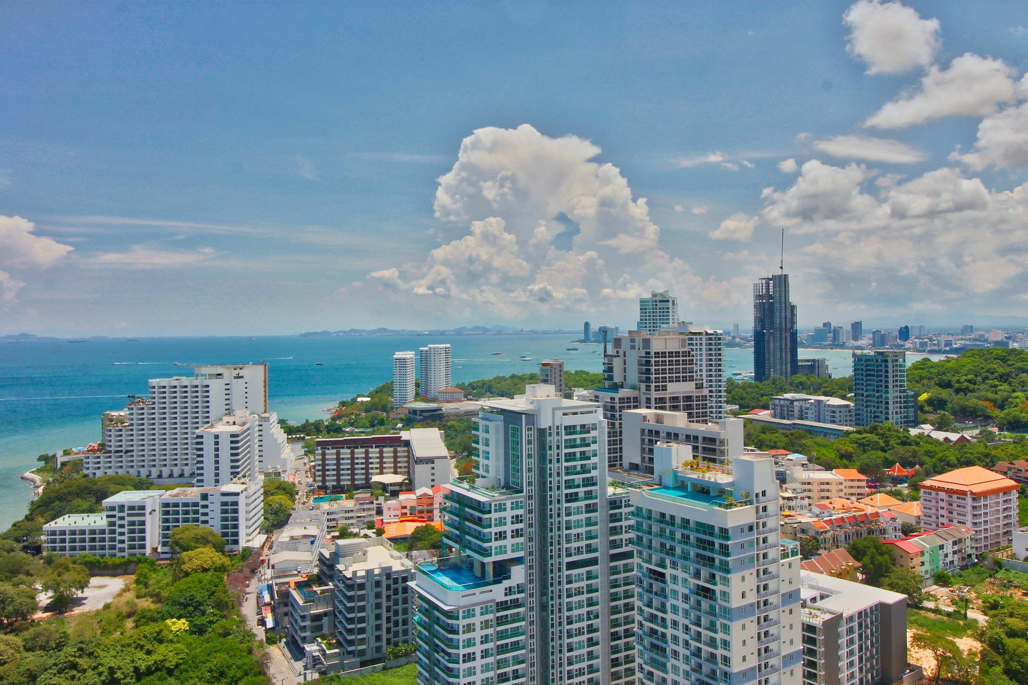 The Peak Towers Pattaya Apartment Екстериор снимка